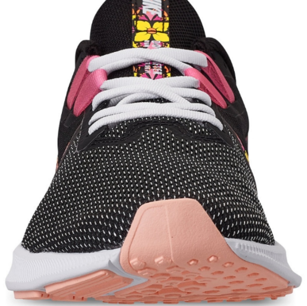 Nike - Picture 2 of 3